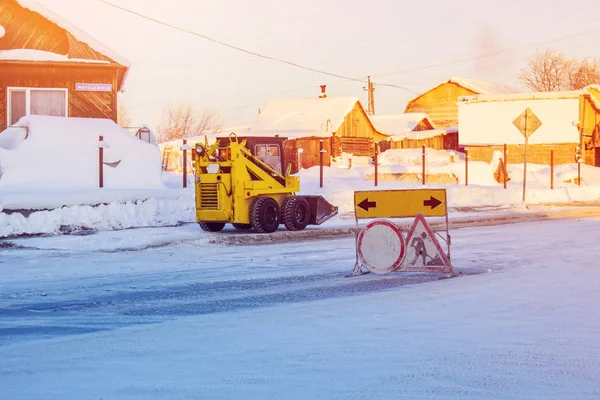 Снегоочиститель Техника Очищает Улицу Снега — стоковое фото