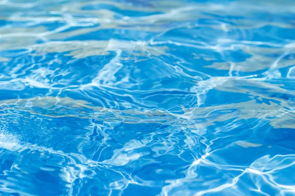 Wasser Schwimmbad Mit Sonnigen Reflexen — kostenloses Stockfoto