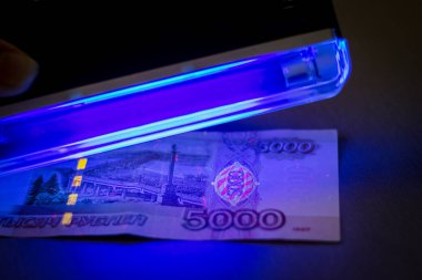 Para doğruluğunu denetleyin. IR ve Uv banknot Dedektör