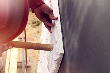 Ev suni taş karşısında, inşaat işleri