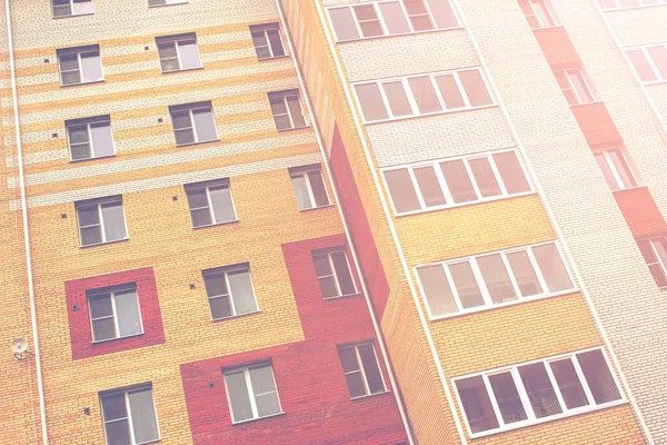 Fragmento Nuevo Edificio Residencial Con Fachada Ladrillo — Foto de Stock