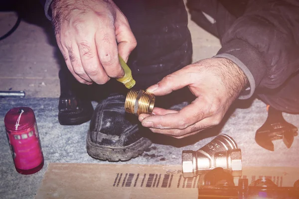 Monteren Van Het Verwarmingssysteem Voor Het Huis Werkt Sanitair — Stockfoto