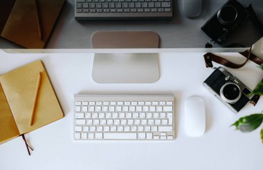 Evdeki uzak iş için bir çalışma alanı tasarla