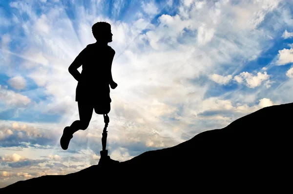 Pessoa com deficiência com uma perna protética — Fotografia de Stock