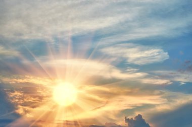 Akşam gökyüzü günbatımı bulut