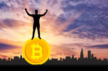 Mutlu adam ayakta bir sikke bitcoin