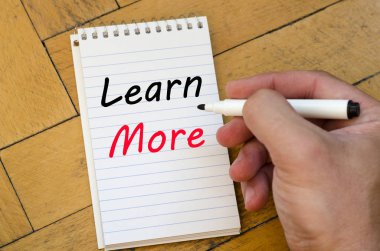 Daha fazla metin konsept dizüstü öğrenin