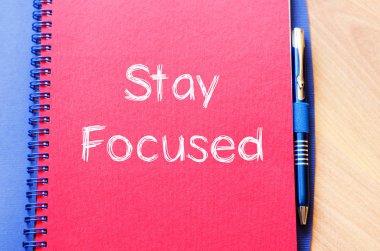 Dizüstü odaklı kavram kal