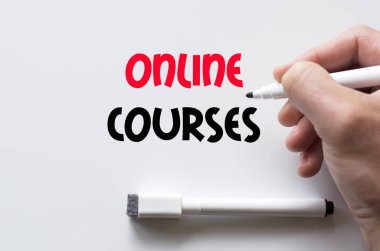 Beyaz tahta üzerinde yazılı online kurslar