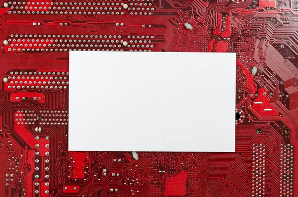 Vieille carte de circuit informatique sale rouge et endroit pour le texte — Photo