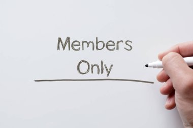 Sadece beyaz tahta üzerinde yazılı üyeler