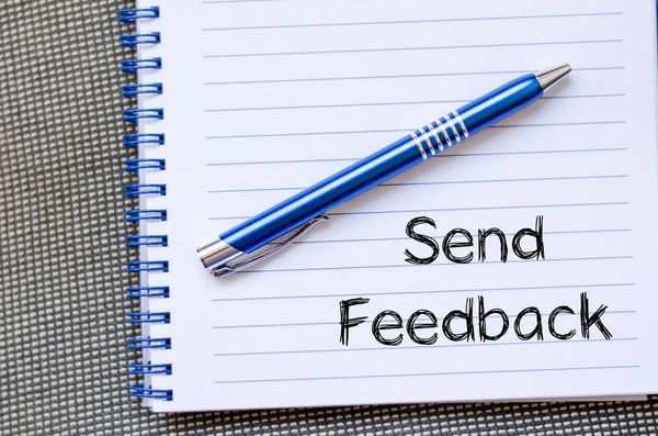 Enviar conceito de feedback no notebook — Fotografia de Stock