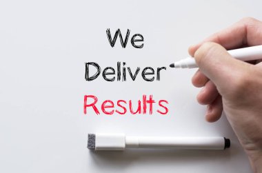 Beyaz tahta üzerinde yazılı sonuçlar