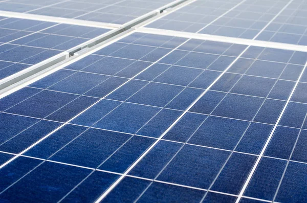 Solar panels and polycrystalline photovoltaic cells — Stock Photo, Image