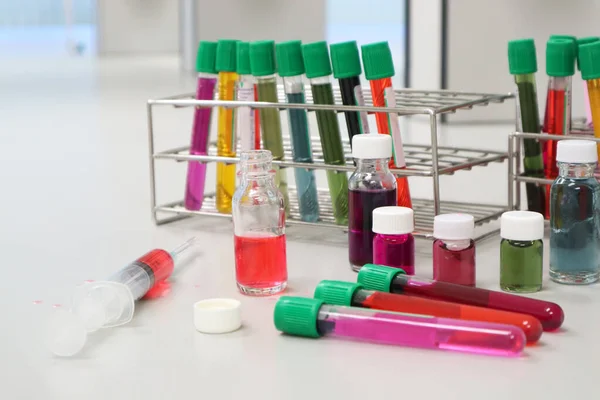 Experiência Microbiológica Derrame Químico Antivírus Vazamento Químico Vacinal Seringa Laboratório — Fotografia de Stock