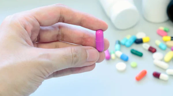 Woman Hands Holding Purple Capsule Clindamycin Used Treat Bacterial Infections — Stock Photo, Image