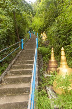Merdiven kaplan mağara Tapınağı / Tayland, thailand, Krabi