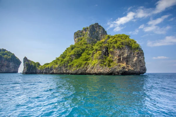 Sahne Tayland deniz ve ada. Macera ve seyahat kavramı. Doğal manzara. Deniz manzarası