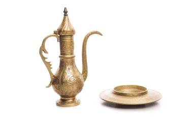 Beyaz arka plan üzerinde izole Aladin lamba