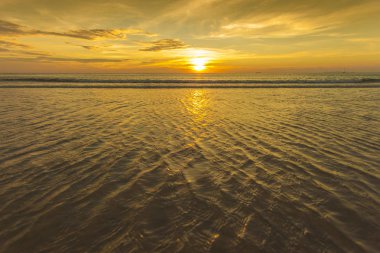 Güzel günbatımı okyanus ile
