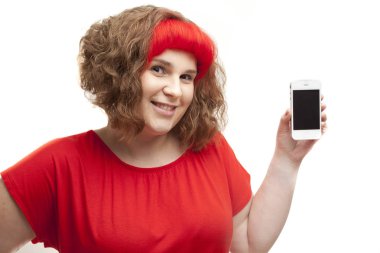 Yatay beyaz arka plan üzerinde izole smartphone tutan kız