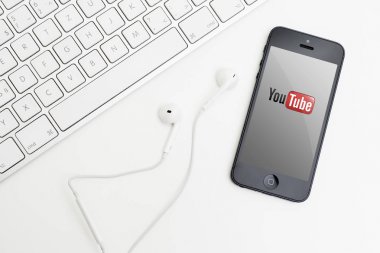 14 Şubat 2005'te kurulan popüler çevrimiçi video paylaşım web sitesi, YouTube uygulaması üzerinde screenyoutube olduğunu