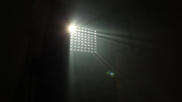 光线透过监狱的门照射 — 图库视频影像