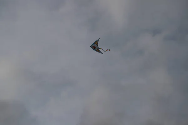 Cerf Volant Dans Ciel Nuageux Quoi Faire Pour Enfant Village — Photo