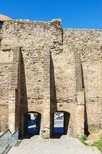 Fortificação na cidade velha de Alghero, Sardenha, Itália — Fotografia de Stock