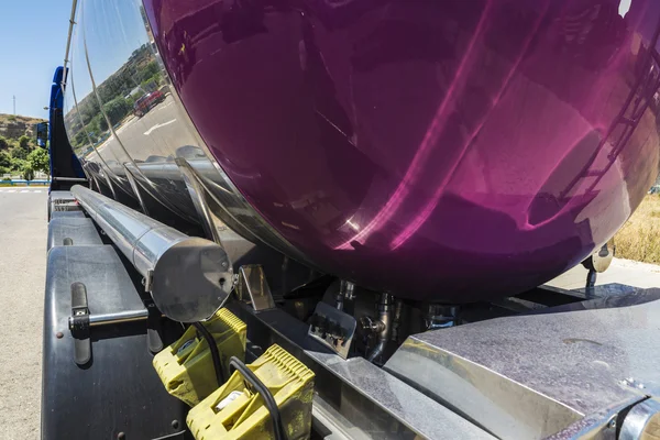 Tanker truck parked on a street — Stock Photo, Image