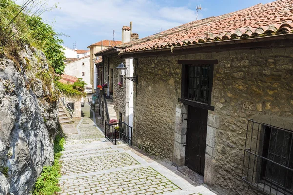 Gatan i San Vicente de la Barquera, Spanien — Stockfoto