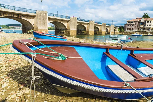 Balıkçı tekneleri San Vicente de la Barquera, İspanya — Stok fotoğraf