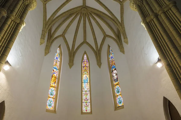 Iglesia de San Pedro Ad vincula en Cantabria, España — Foto de Stock