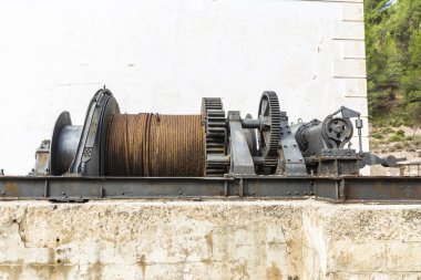 Büyük endüstriyel makara sistemi sprockets ile