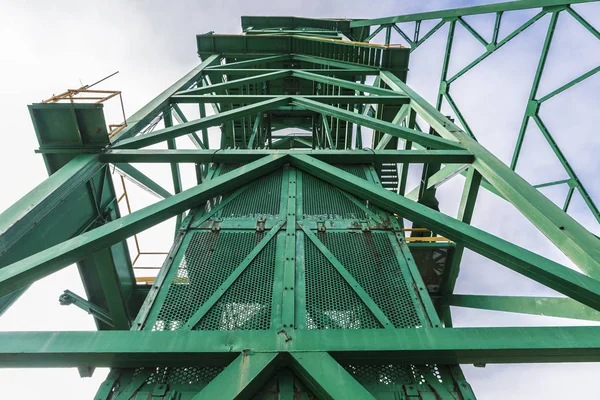 Turm eines Brunnens Gewinnung einer Mine, Spanien — Stockfoto