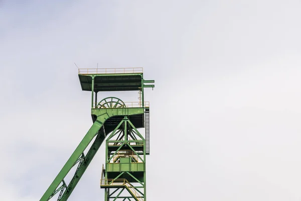 Turm eines Brunnens Gewinnung einer Mine, Spanien — Stockfoto