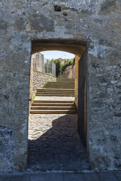 Straat van de oude stad van Alghero, Sardinië, Italië — Stockfoto