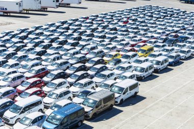 Yeni araçların ve vanlar Barcelona bağlantı noktası