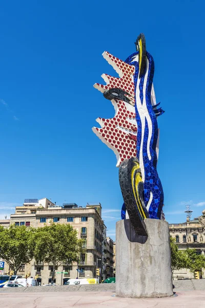 Sculptuur van Roy Lichtenstein genaamd Barcelona gezicht — Stockfoto