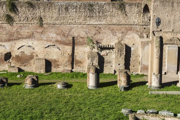 Romeinse ruïnes van het Palatino in Rome, Italië — Stockfoto