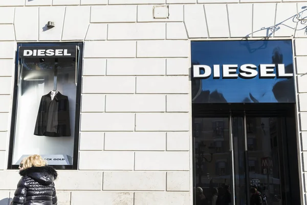 Prodejny diesel v Řím, Itálie — Stock fotografie