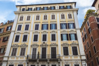 Roma, Italya'bina eski bir klasik cephe