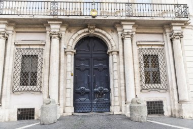 Roma, Italya'bina eski bir klasik cephe