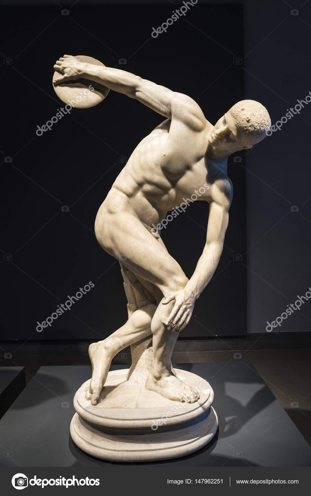 Discus thrower statue Stock Photos, Royalty Free Discus thrower 