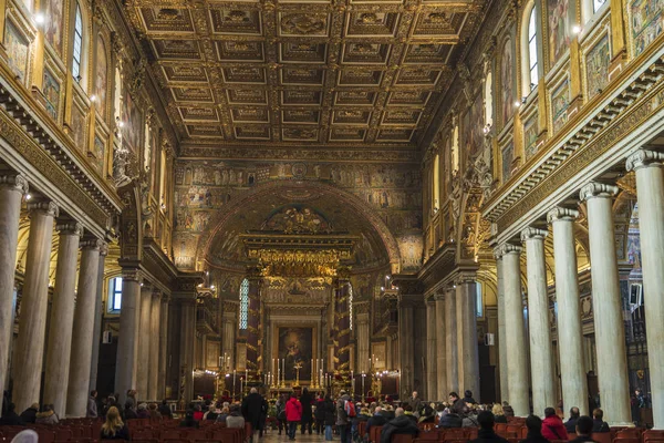 Interior de la Basílica de Santa Maria Maggiore en Roma, Italia . — Foto de Stock