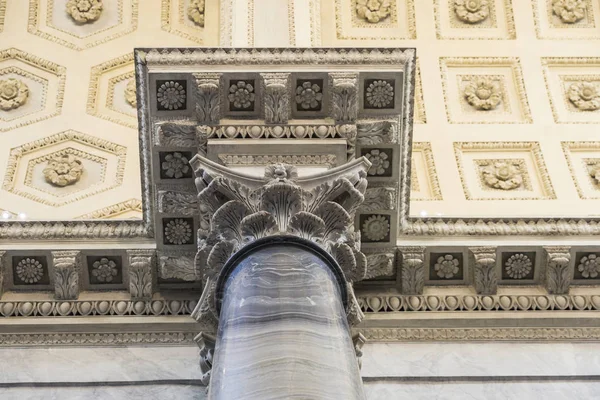 Corridoio al Museo Vaticano nella Città del Vaticano, Vaticano — Foto Stock