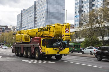 Ağır Mobil vinç marka Liebherr, Berlin, Almanya