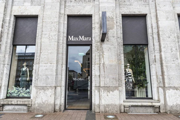 Max Mara mağaza Dusseldorf, Almanya — Stok fotoğraf