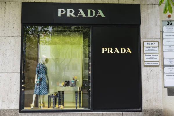 Tienda Prada en Dusseldorf, Alemania —  Fotos de Stock