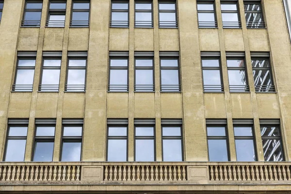 Immeuble de bureaux classique à Berlin, Allemagne — Photo
